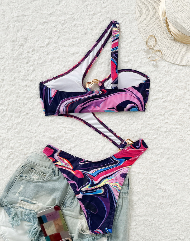 European Cut-Out One-Shoulder Monokini With Metal Ring Design