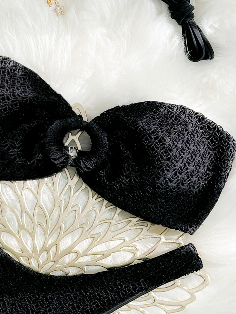 Custom Solid Bandeau Bikini With Underwire And High Slit Design_10
