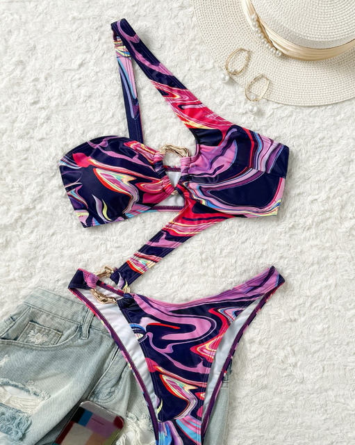 European Cut-Out One-Shoulder Monokini With Metal Ring Design