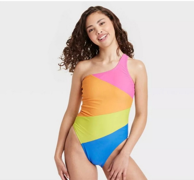 What Is Tuck-Friendly Swimwear?